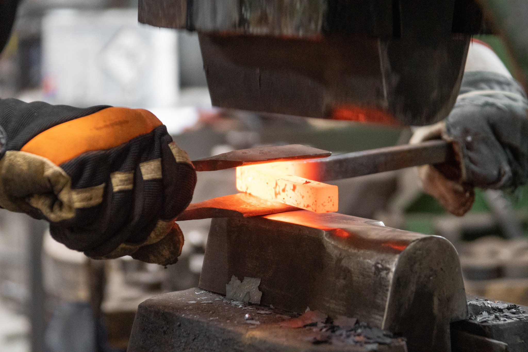 kovácsoltvas elem készítése kovácsműhelyben